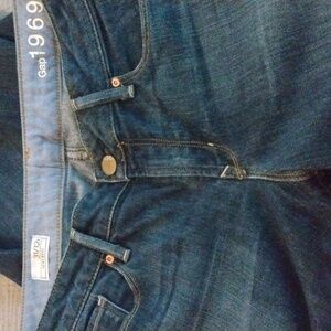 GAP 1969 medium wash sexy boot cut denim jeans size 12/31. EUC!